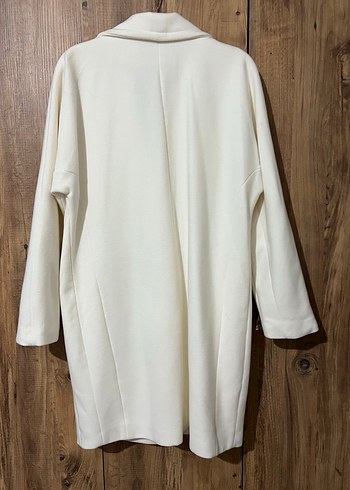 Beyaz Kadın Düğmeli Uzun Kaban - Görsel 2