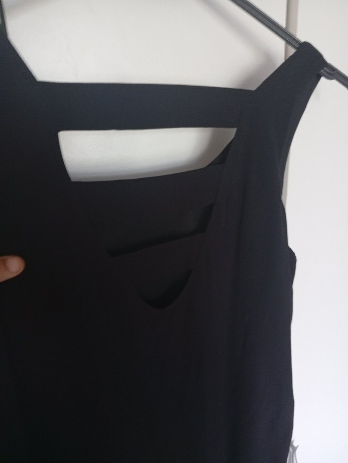 Siyah V Yaka Midi Kolsuz Kadın elbise - Görsel 3