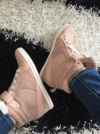 40 Beden ten rengi Renk Bershka pudra pembesi buti