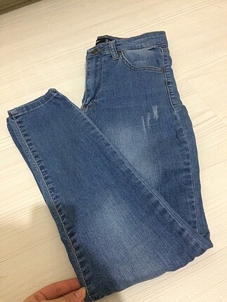 26 Beden mavi Renk Jean pantolon