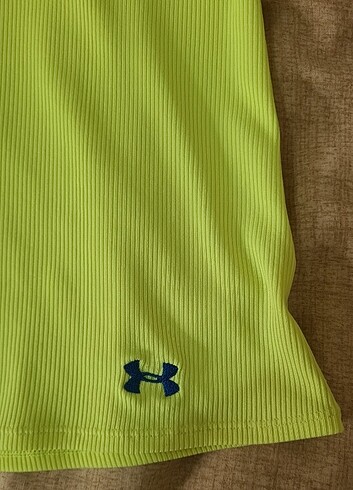 m Beden Under Armour M beden sarı spor tişörtü, kusursuz