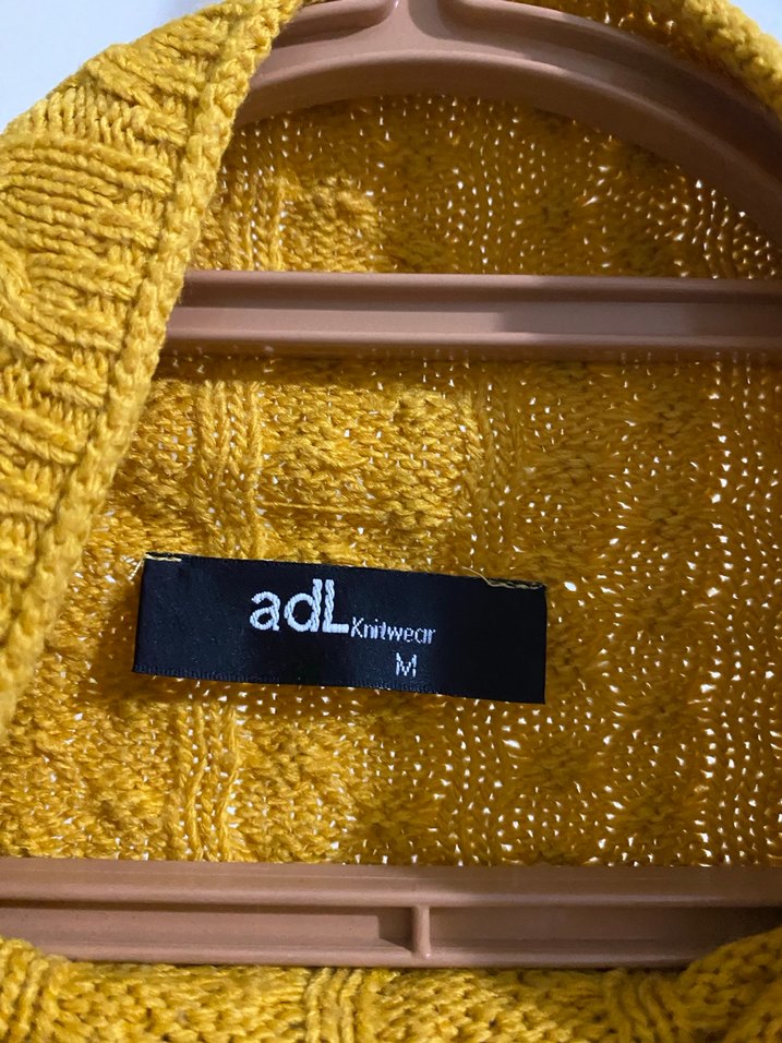 Sarı Örgü Yüksek Yakalı Kadın Kazak - Görsel 2