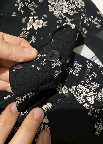 Siyah Çiçek Desenli Rahat Kesim Kadın Pantolon - Görsel 4