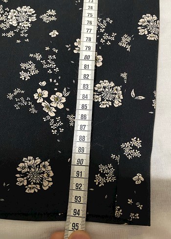 Siyah Çiçek Desenli Rahat Kesim Kadın Pantolon - Görsel 5