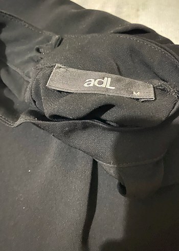 Siyah Kolsuz Keten Yüksek Yakalı Kadın Bluz - Görsel 5