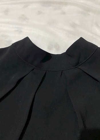 Siyah Kolsuz Keten Yüksek Yakalı Kadın Bluz - Görsel 3