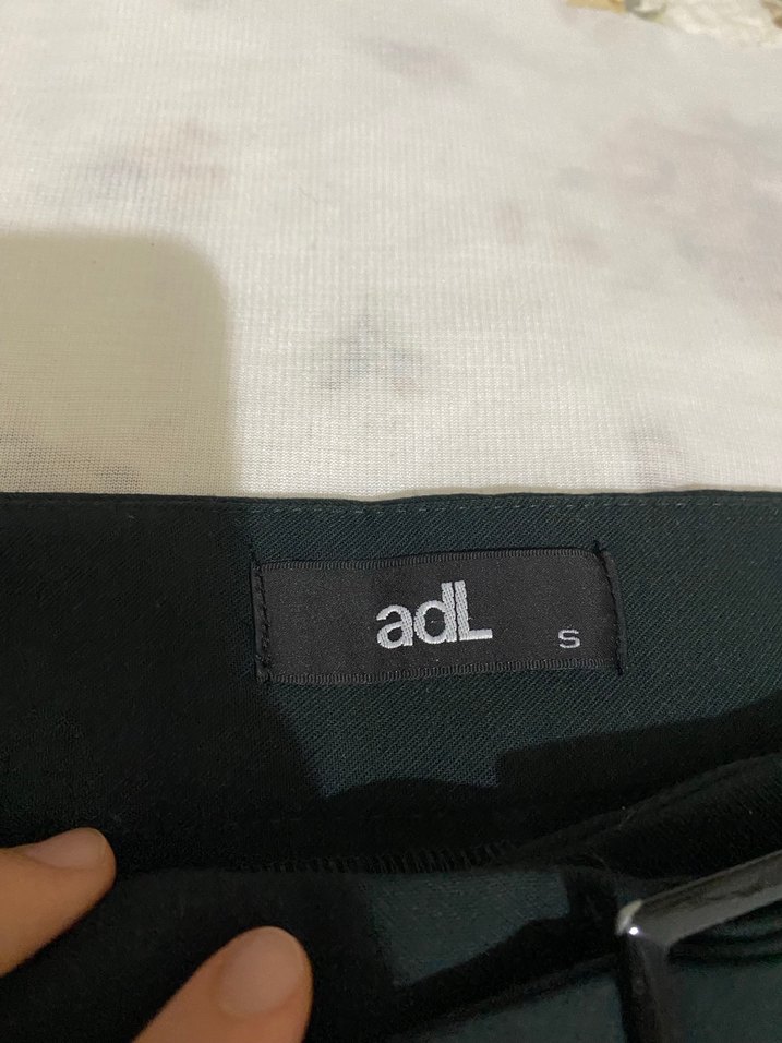 Kadın Siyah Kemerli Kumaş Pantolon - Görsel 2