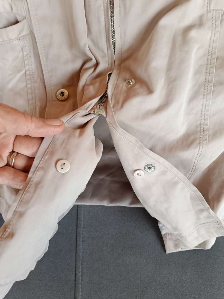 Bej Midi Kadın Yağmurluk, Düğmeli, Rahat Kesim - Görsel 4