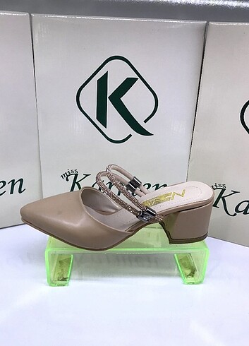 37 Beden Önü kapalı Terlik sandalet