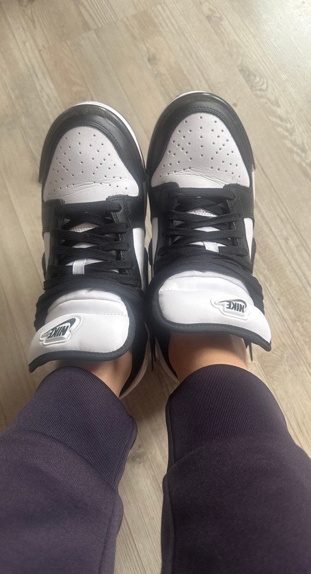 Nike Beyaz Siyah Bağcıklı Spor Ayakkabı - Görsel 3