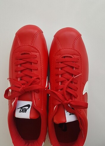 40 Beden kırmızı Renk Nike spor ayakkabı 