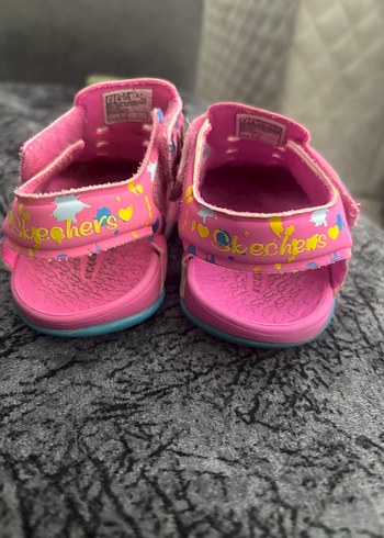 Skechers 23 numara sandalet