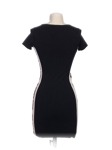 s Beden PreLoved Kısa Elbise %70 İndirimli.