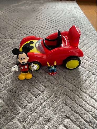 Mickey Mouse Figür ve Aracı