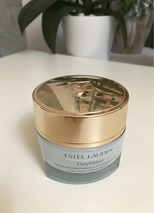 ESTEE LAUDER DAYWEAR NEMLENDİRİCİ