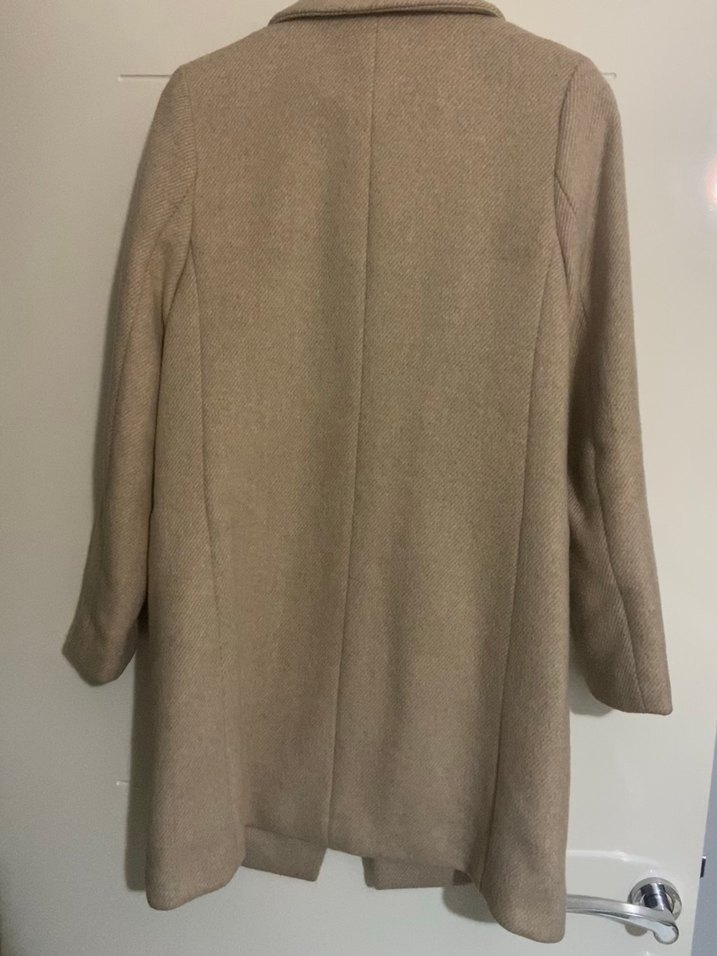 Bej Düğmeli Klasik Kaban - Görsel 3