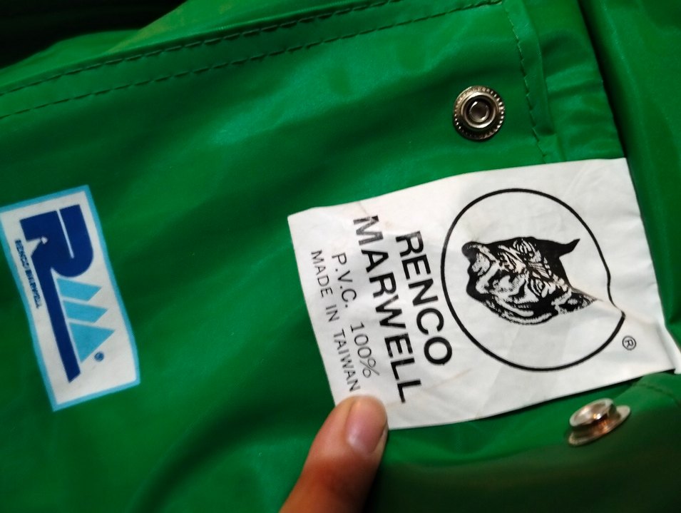 Düğmeli Yeşil Midi Yağmurluk - Görsel 5