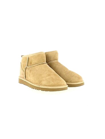 Ugg Ugg Bot %70 İndirimli.