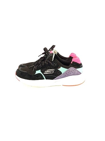Skechers Spor Ayakkabı %70 İndirimli.