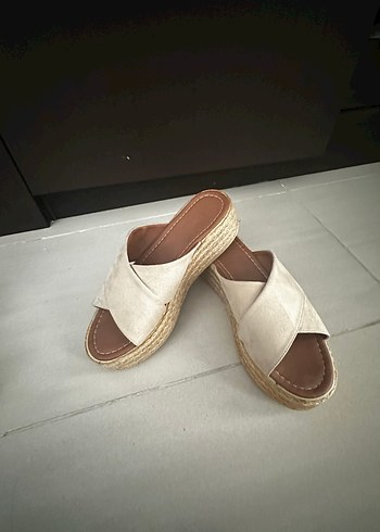 Bej Süet Kadın Dolgu Topuk Terlik - Görsel 3