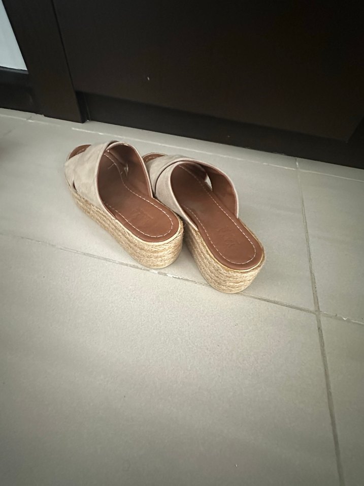 Bej Süet Kadın Dolgu Topuk Terlik - Görsel 2