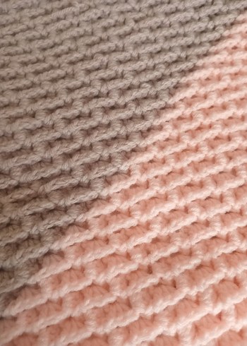 Bej ve Gri Örgü Çocuk Battaniyesi boyutu biraz küçüktür. - Görsel 2