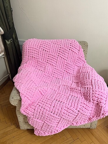 Pembe Puffy Battaniye