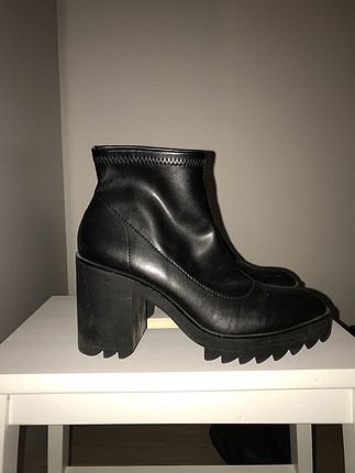 Zara bot iki defa giyildi