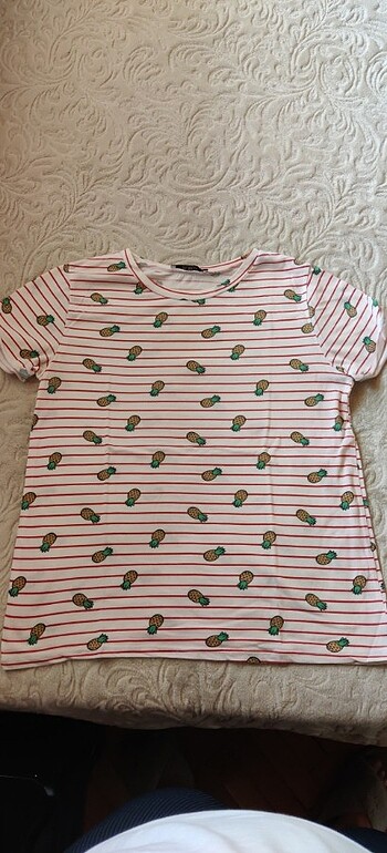 Pull and Bear Pull and bear desenli çizgili t-shirt .