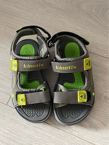 Kinetik sandalet