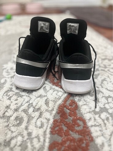 43 Beden Nike spor ayakkabı çok rahat
