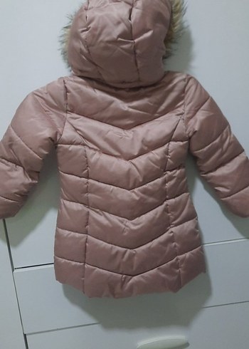 Kız Çocuk Pembe Kürklü Kapüşonlu Mont - Görsel 3