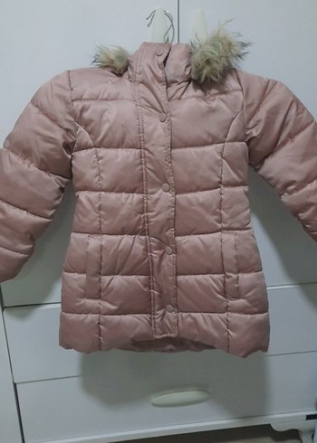 Kız Çocuk Pembe Kürklü Kapüşonlu Mont - Görsel 2