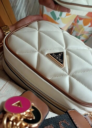 GUESS CROSSBODYY BEJ