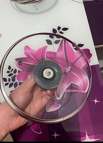 Iki Tepsii iki kapak 