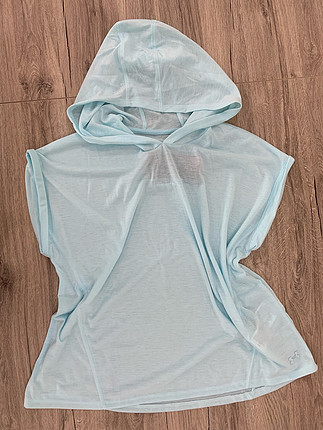 Under Armour S Beden Cok guzel bayan tshirt