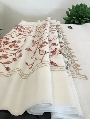 Cashmere Kar Beyazı Desenli Yün Şal