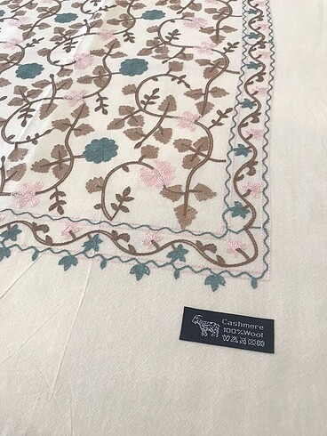 Diğer Cashmere Kar Beyazı Desenli Yün Şal