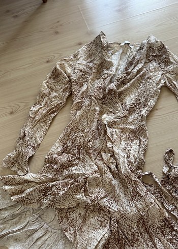 Yılan Desenli anvelop kemerli mini Elbise - Görsel 4