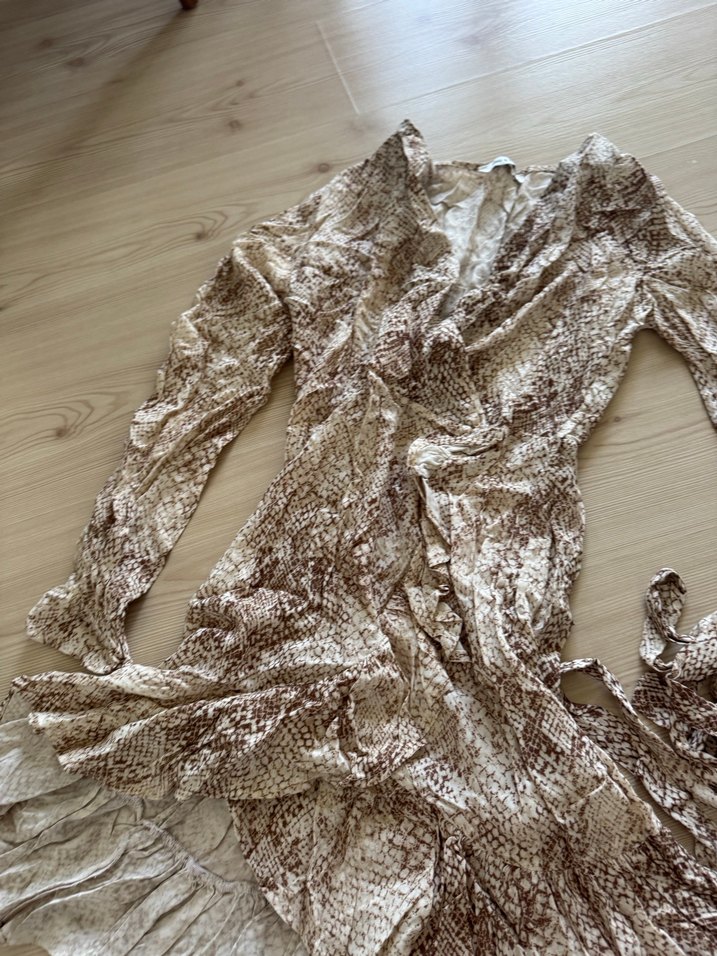 Yılan Desenli anvelop kemerli mini Elbise - Görsel 4