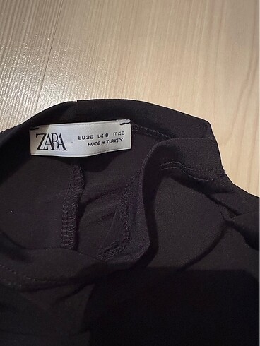 Zara yırtmaçlı midi boy elbise