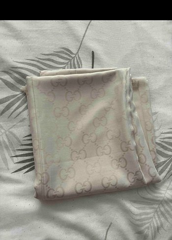 G Desenli İpek Kaşmir Çift Taraflı Şal Ekru

3.8 - Görsel 2