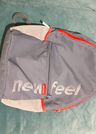 Decathlon sırt çantası içi geniş.