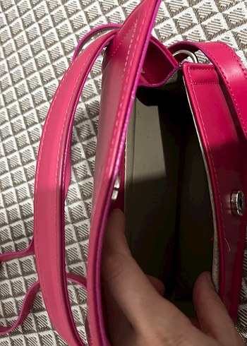 Vakko Parlak Pembe Deri Tokalı Kadın Çantası