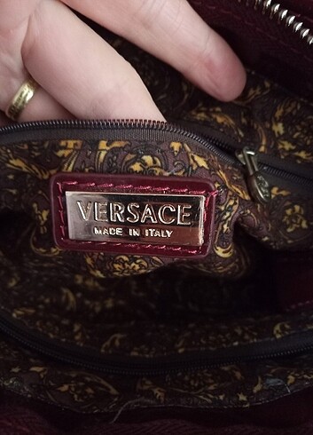 Versace Versace canta