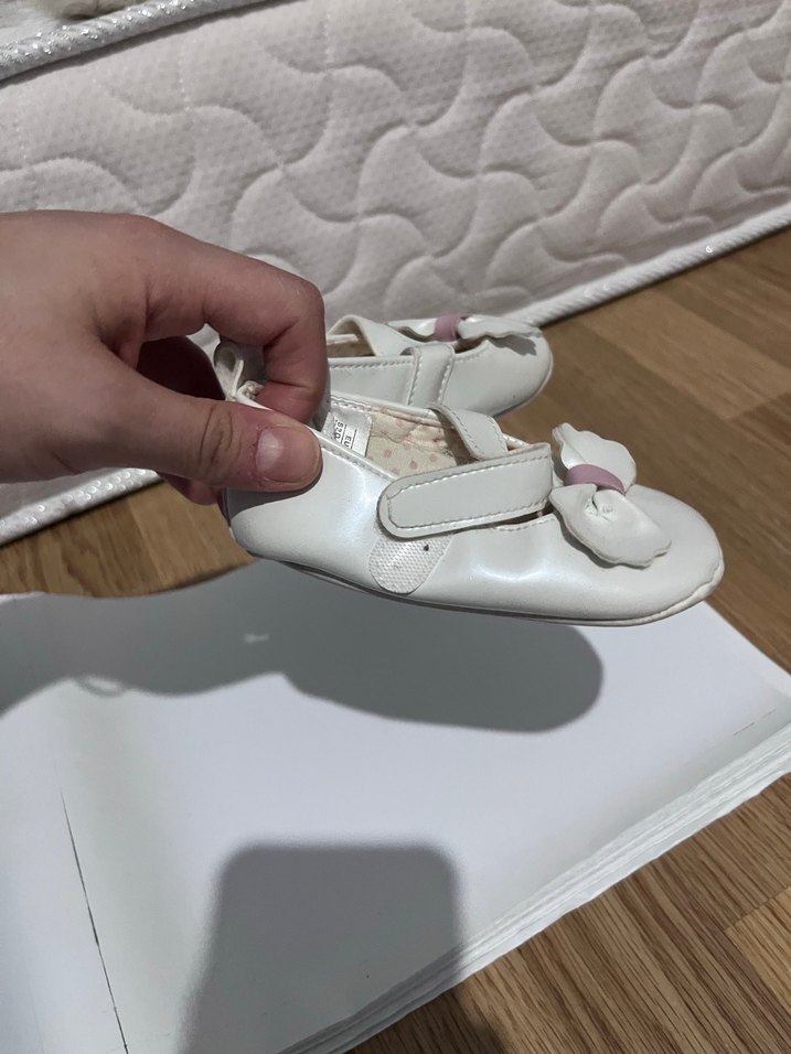 Kız Çocuk Beyaz Tokalı Babet Ayakkabı - Görsel 4
