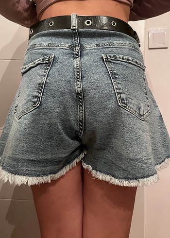 Gri Mini Kot Şort, Bel Detaylı, Rahat Kesim - Görsel 3