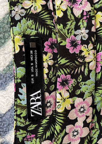 s Beden çeşitli Renk Çiçek Desenli Midi Pilili Etek Zara