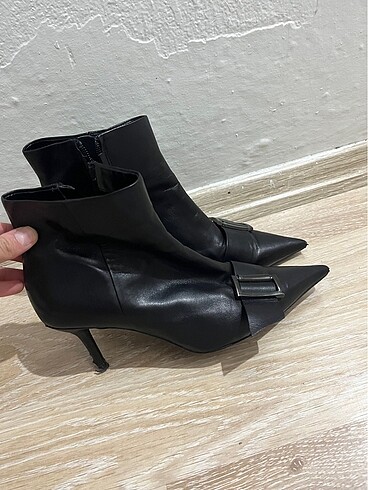 37 Beden Zara bot