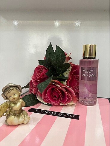 Victoria s Secret VICTORIA?S SECRET VELVET PETALS